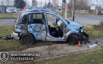 Elaludt a volánnál buliból hazafelé, súlyos baleset lett a vége - Videó